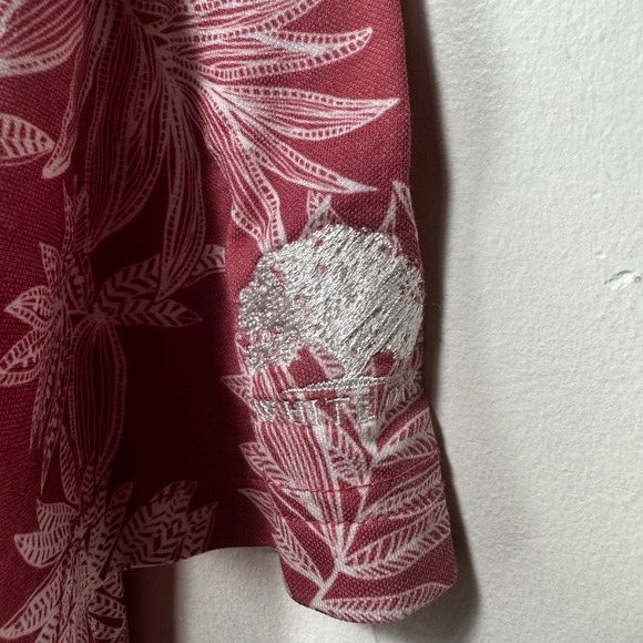 Travis Mathew Sea Journey Golf Polo Shirt XL Pink White Floral All Over Print - Picture 4 of 13